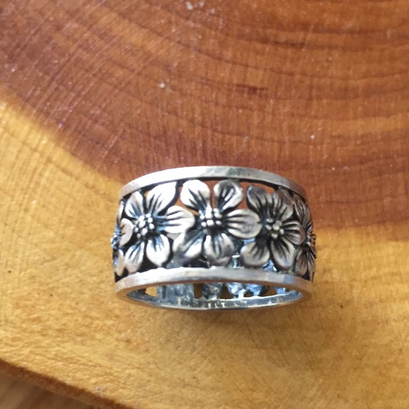 Sterling silver ring - Picture 2 of 5
